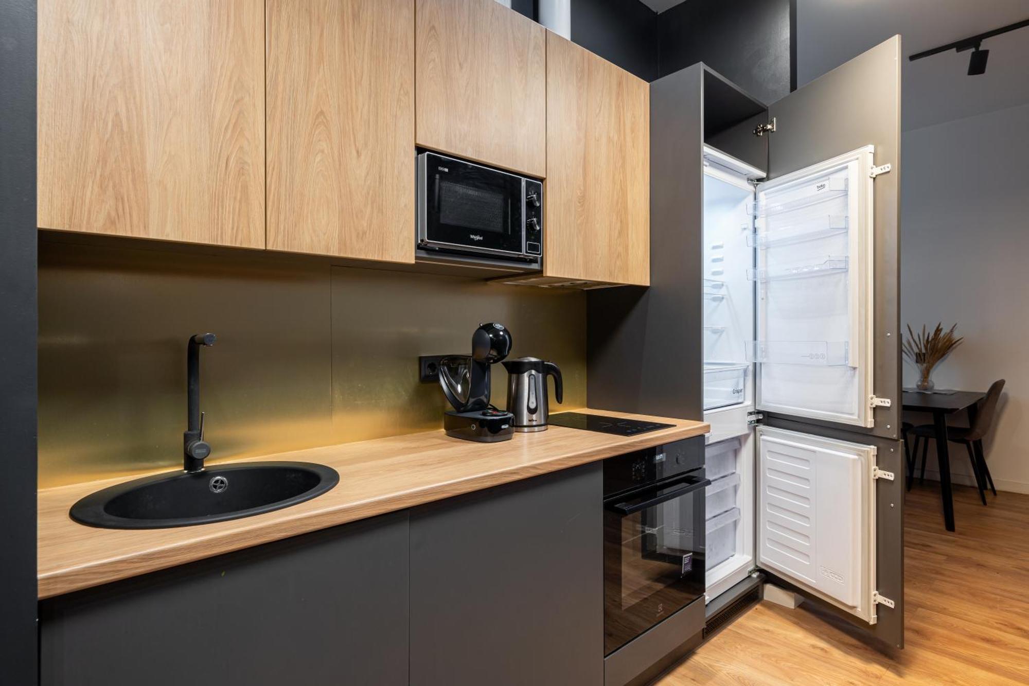 Lienes Iela Gem 1Br Apartment With Fireplace In Historic Unesco Center Riga Buitenkant foto