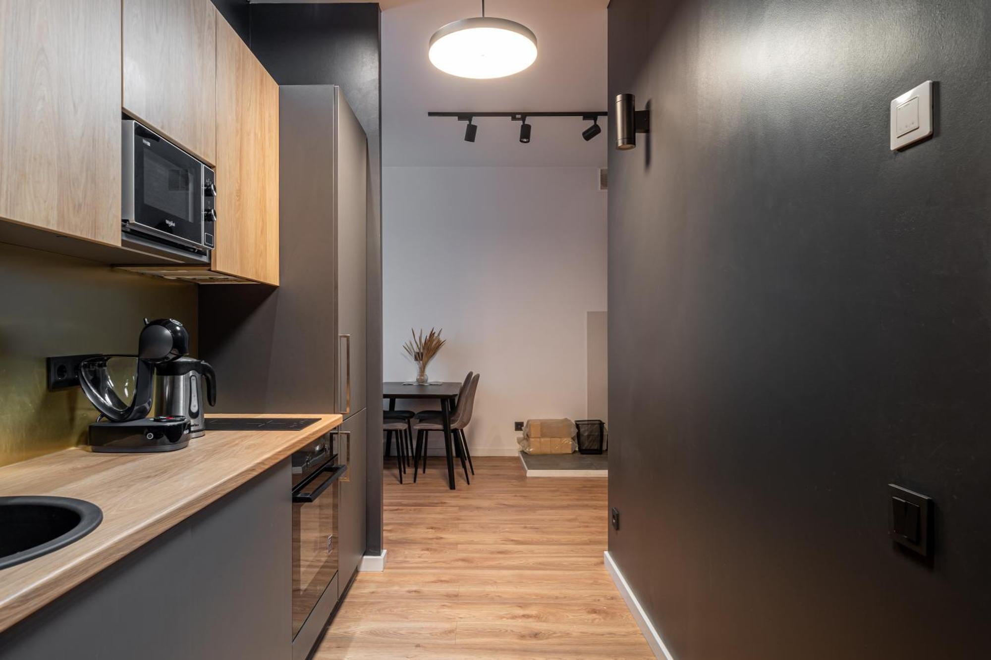Lienes Iela Gem 1Br Apartment With Fireplace In Historic Unesco Center Riga Buitenkant foto