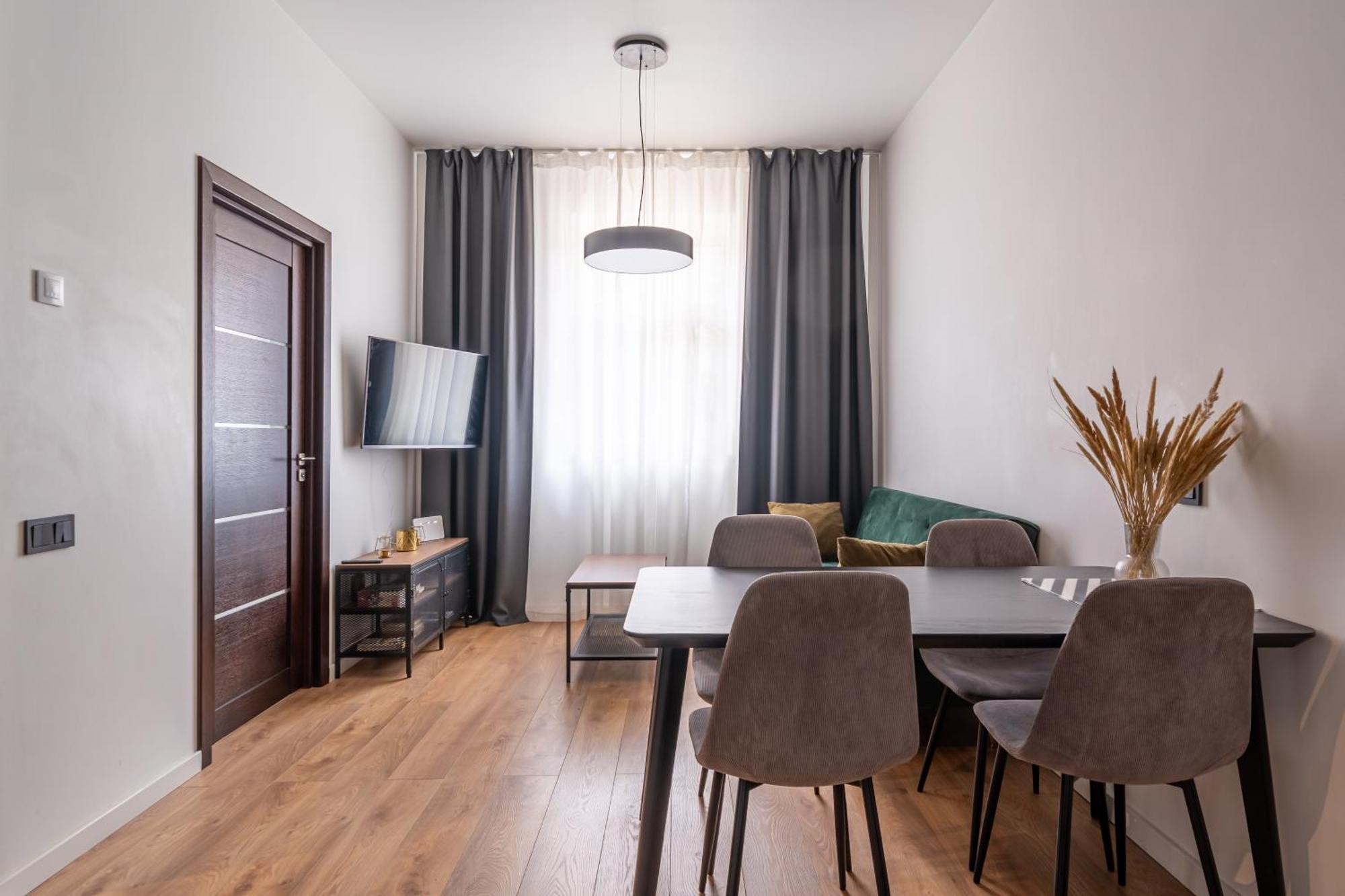 Lienes Iela Gem 1Br Apartment With Fireplace In Historic Unesco Center Riga Buitenkant foto