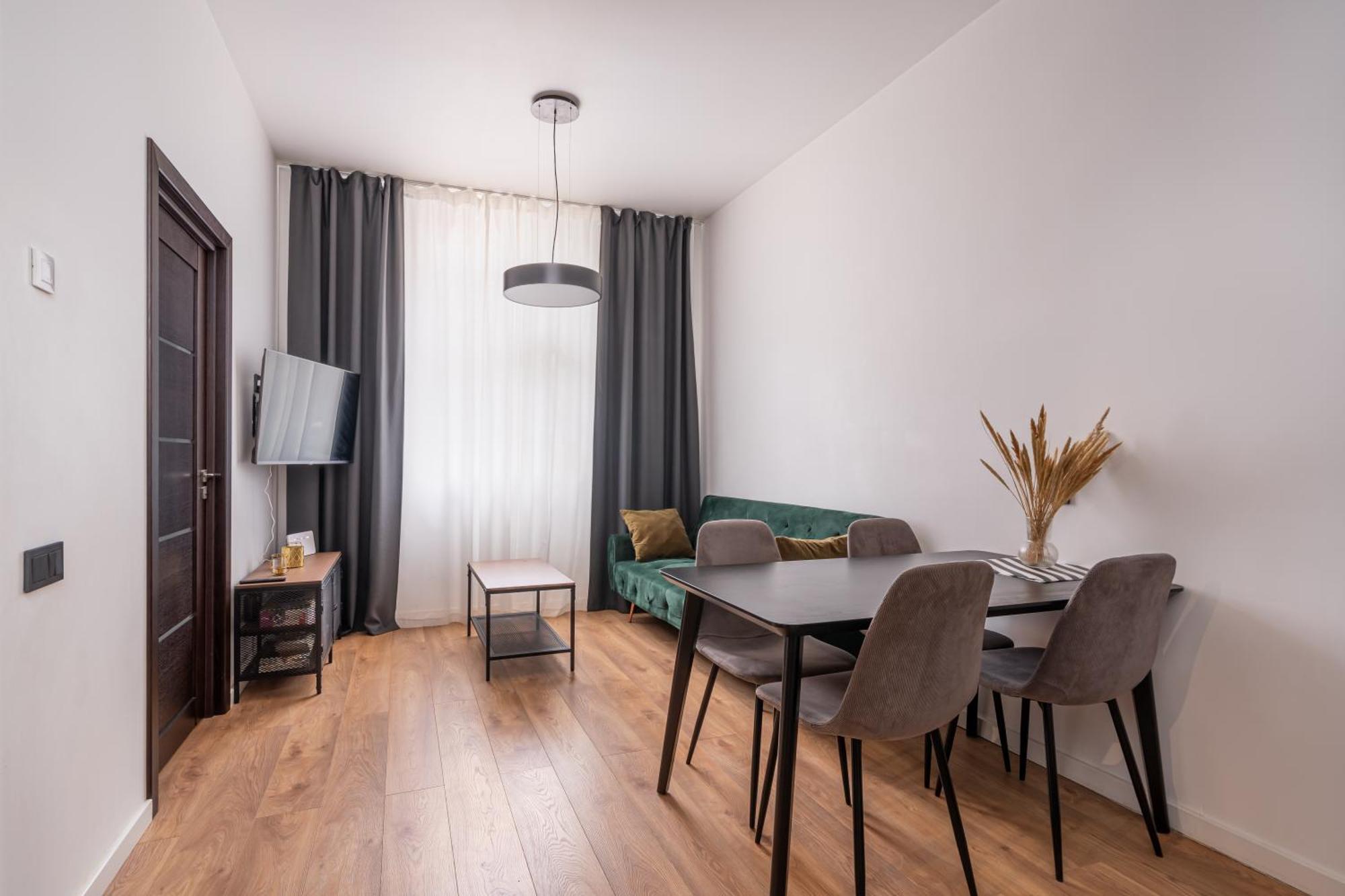 Lienes Iela Gem 1Br Apartment With Fireplace In Historic Unesco Center Riga Buitenkant foto