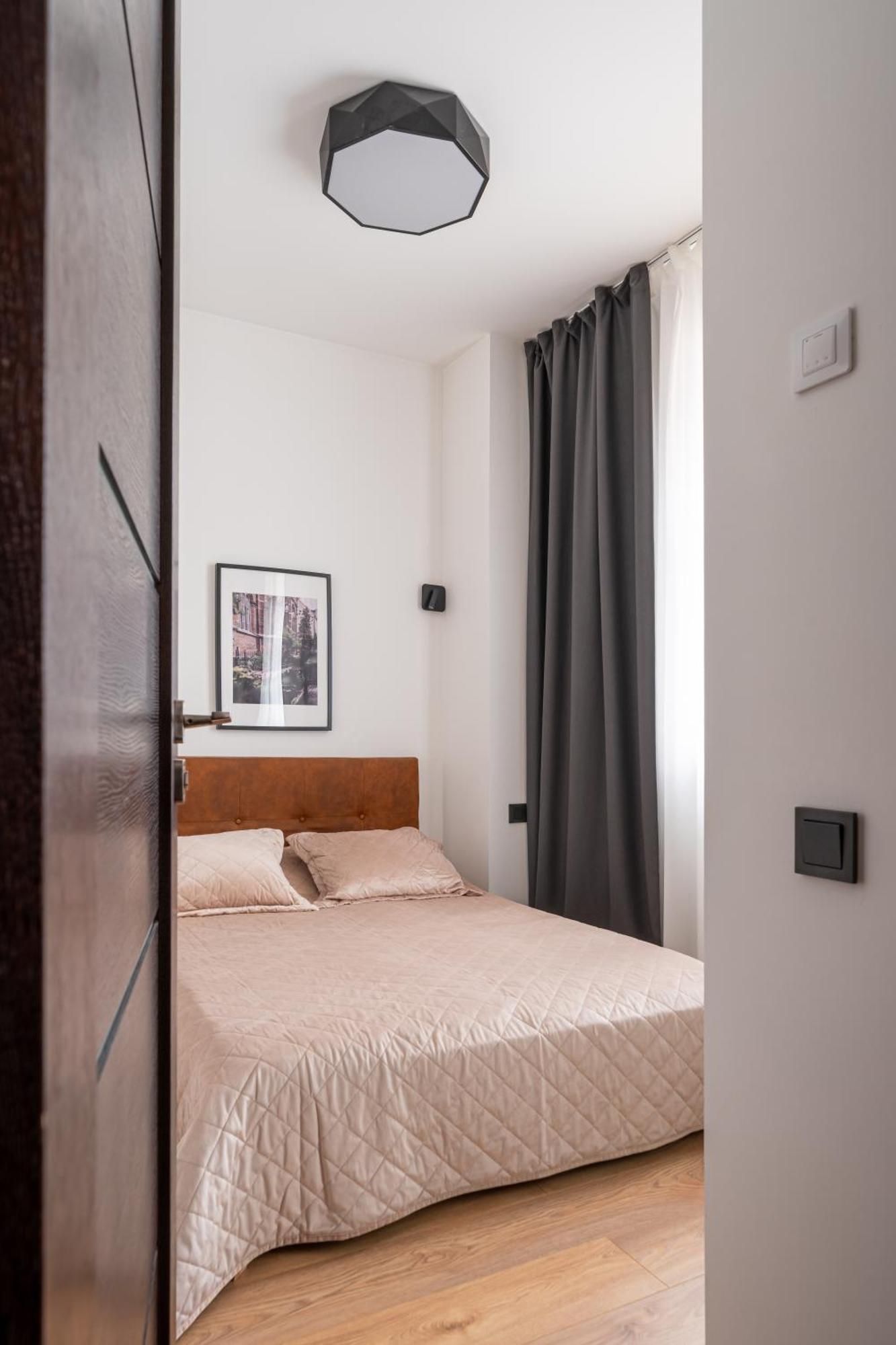 Lienes Iela Gem 1Br Apartment With Fireplace In Historic Unesco Center Riga Buitenkant foto